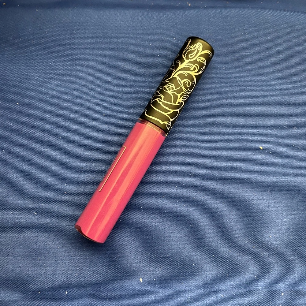 KVD Everlasting Liquid Lipstick Mini Size in L.U.V.